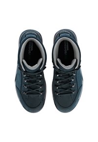 Dunkelblaue Wanderschuhe aus Wildleder und synthetischen Materialien. Mit robusten Schnürsenkeln, einem gepolsterten Kragen und einer profilierten Gummisohle für besseren Halt.