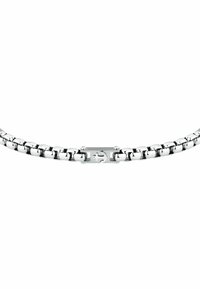 Bracciale in argento con maglie ovali e un fermaglio a forma di ancora. La finitura lucida esalta la brillantezza e la texture.