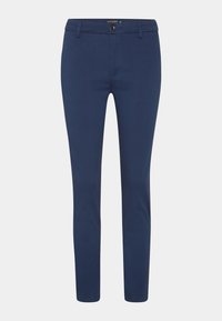 Granatowe, dopasowane spodnie wykonane z gładkiej tkaniny. Posiadają zapięcie na guziki, szlufki na pasek oraz dwie przednie kieszenie na użyteczne przedmioty.