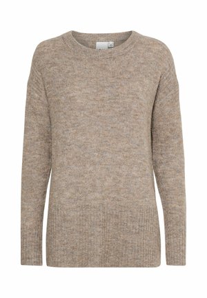 Bež pleten pulover z okroglim vratnim izrezom, rebrastim robom in obliko spustnega ramena. Mehka tekstura in srednja teža za udobje.