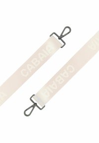 Lanyard aus weichem rosa Stoff mit weißem "CABAIA"-Text, ausgestattet mit Metallklammern in matter Ausführung, flachem Banddesign und glatter Oberfläche.