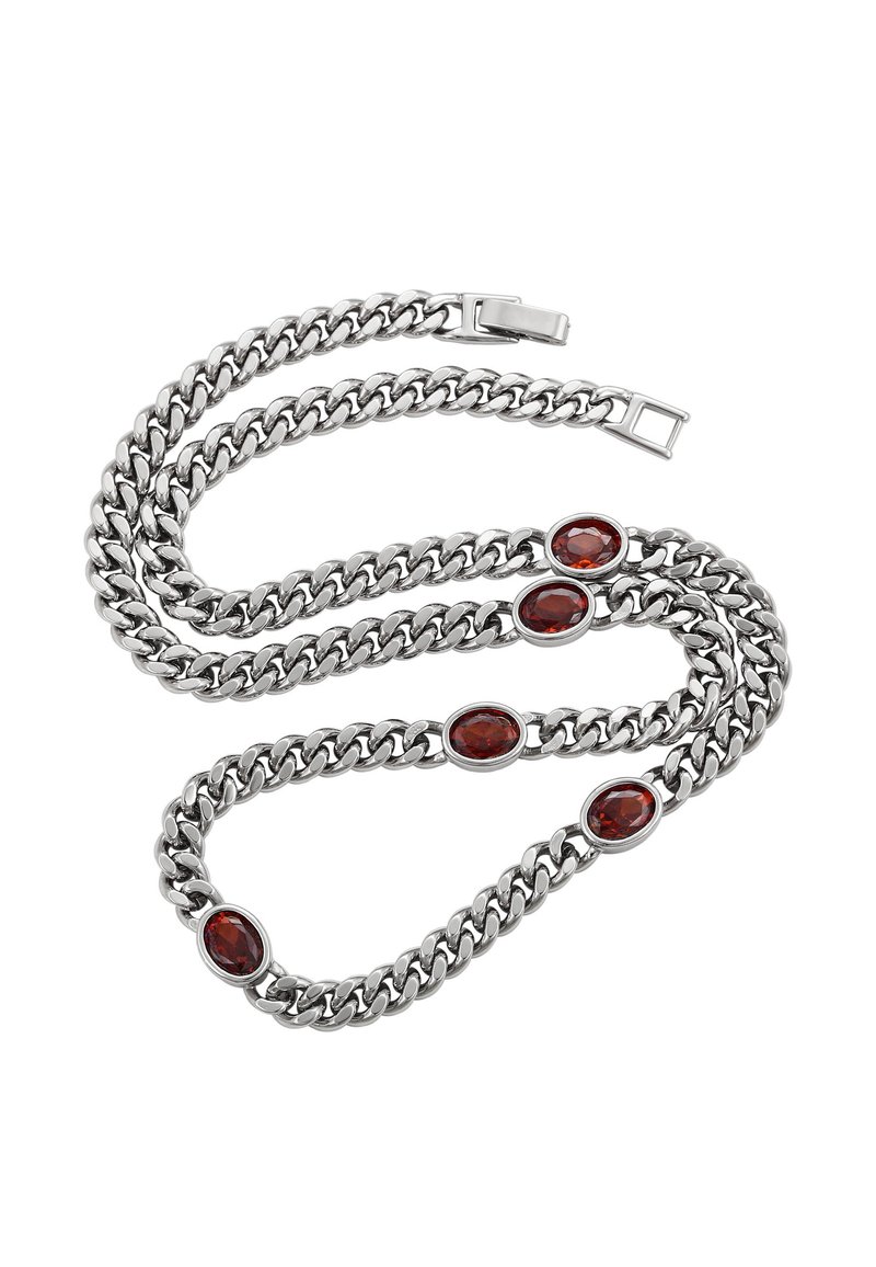 Bracciale in argento con tre gemme rosse ovali, collegato da spesse maglie di metallo lucido e chiuso con un gancio.