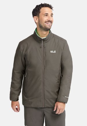 Veste matelassée vert olive avec col montant, fermeture éclair frontale et poches latérales. Présente un logo sur la poitrine et des poignets élastiques.