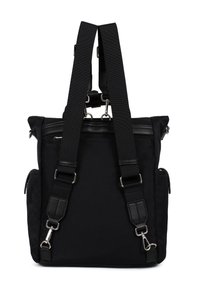 Zaino nero in tessuto con spallacci regolabili, scomparto principale con zip, tasche laterali e accessori in metallo color argento.