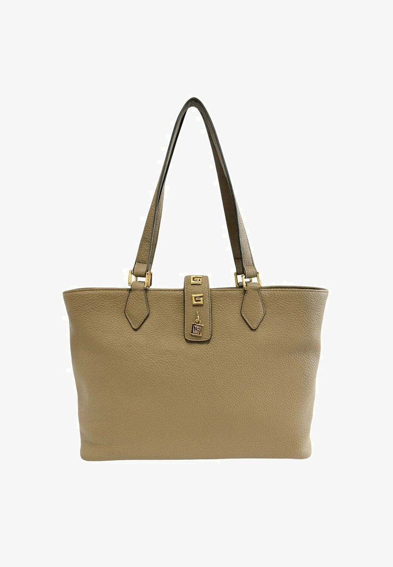 Borsa tote in pelle testurizzata beige con due manici da spalla e una linguetta centrale decorata con piccoli charm dorati.