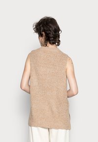 Vero Moda Strickpullover - tan