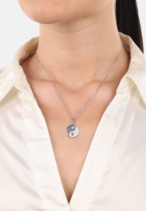 amor YIN AND YANG - Ciondolo - silberfarben