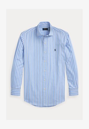 Hellblaues Hemd mit langen Ärmeln, Knopfleiste, vertikalen weißen und marineblauen Streifen und kleinem marineblauem Polo-Spieler-Logo auf der Brust.