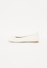 Valitud, butter/pearl