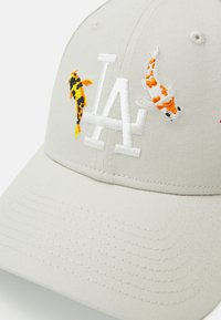 New Era KOI FISH UNISEX - Cap - white