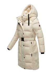 Beige gepolsterte Jacke mit flauschiger Struktur an den Seiten, verstellbarer Kapuze, schwarzen Akzenten und einem taillierten Gürtel. Mit Taschen und Knöpfen ausgestattet.