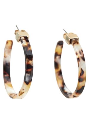 Oorringen met tortoiseprint in bruin, zwart en crèmetinten, voorzien van gouden vierkante studs en achterkant met pen.