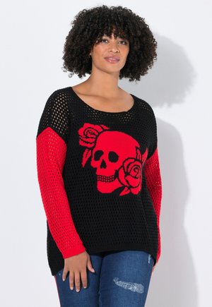 Maglione in rete nera con maniche rosse, caratterizzato da una grafica di teschio e rosa rossa. Vestibilità ampia con materiale testurizzato.