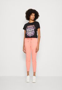 b.young RIZETTA - Kalhoty - shell pink