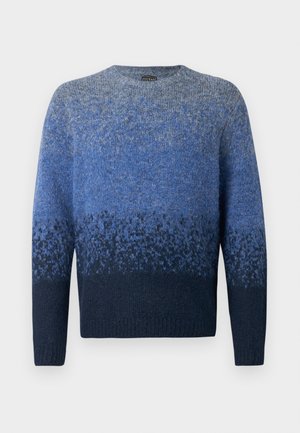 Pulover tricotat cu un gradient albastru, având un guler rotund, mâneci lungi și o finisare texturată, trecând de la un albastru deschis la un albastru închis.