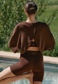 Thumbnail Image 8
