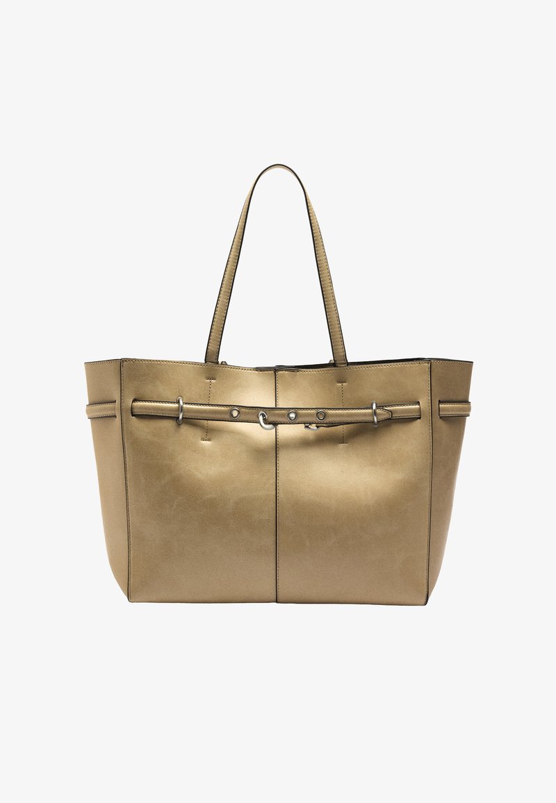 Złota skórzana torba na ramię z dwiema długimi rączkami, gładką teksturą, poziomymi szwami oraz centralnym paskiem z metalowymi akcentami.