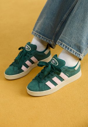 adidas Originals, Chaussures de skate - dark green