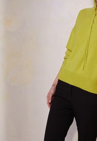 Theory Sweter