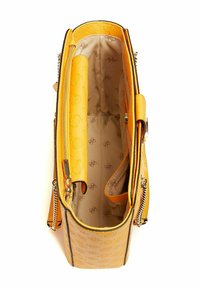 Gele leren handtas met reliëfpatroon en gouden accenten. Binnenkant heeft een beige voering met logoprint en een ritsvak.