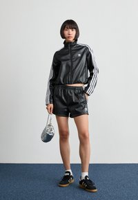 adidas Originals Rövidnadrágok - black