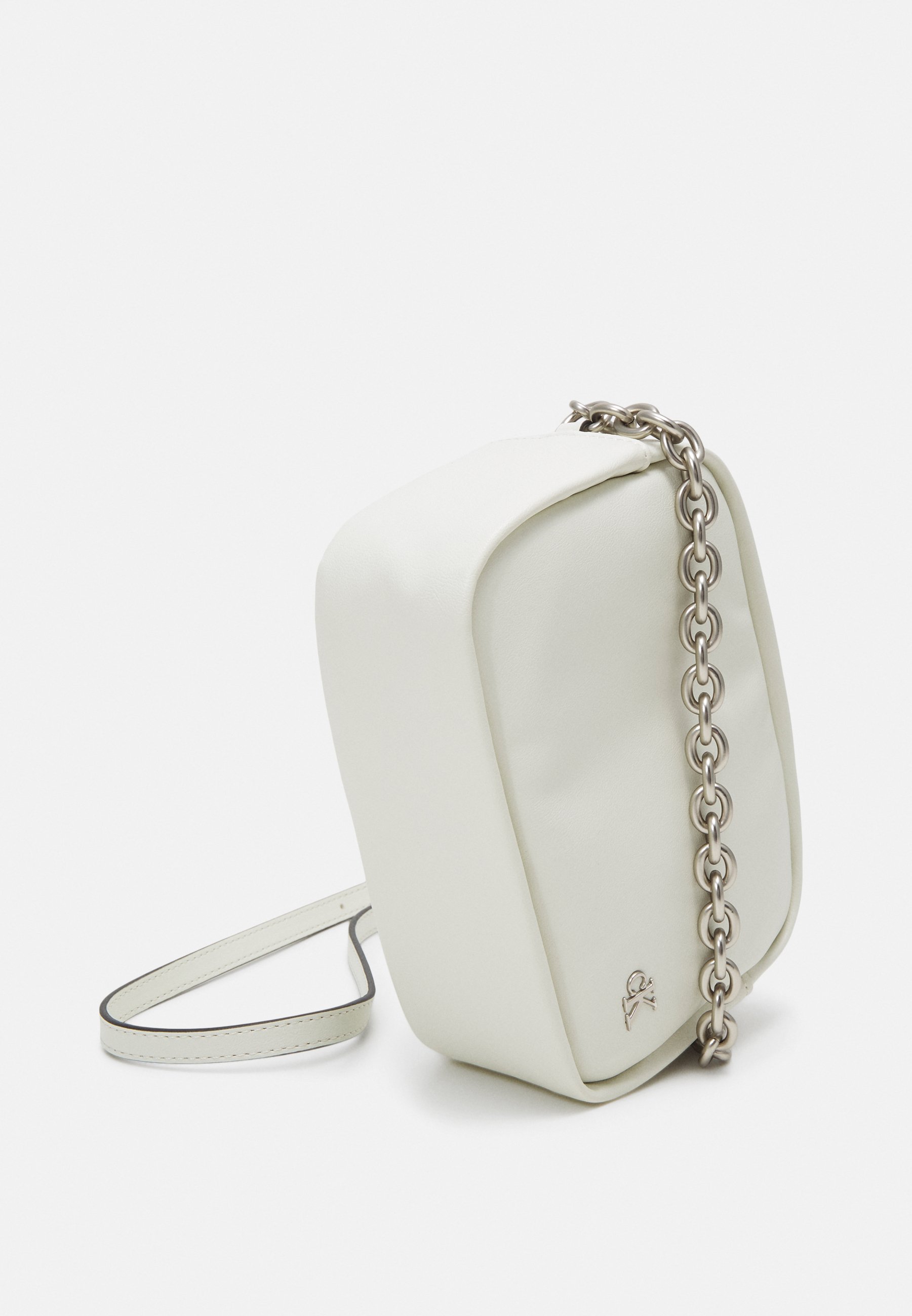 【CK JEAN】 MICRO MONO CHAIN MINI SHOULDER BAG Calvin Klein Jeans MICRO MONO CHAIN CAMERA BAG - Cross body