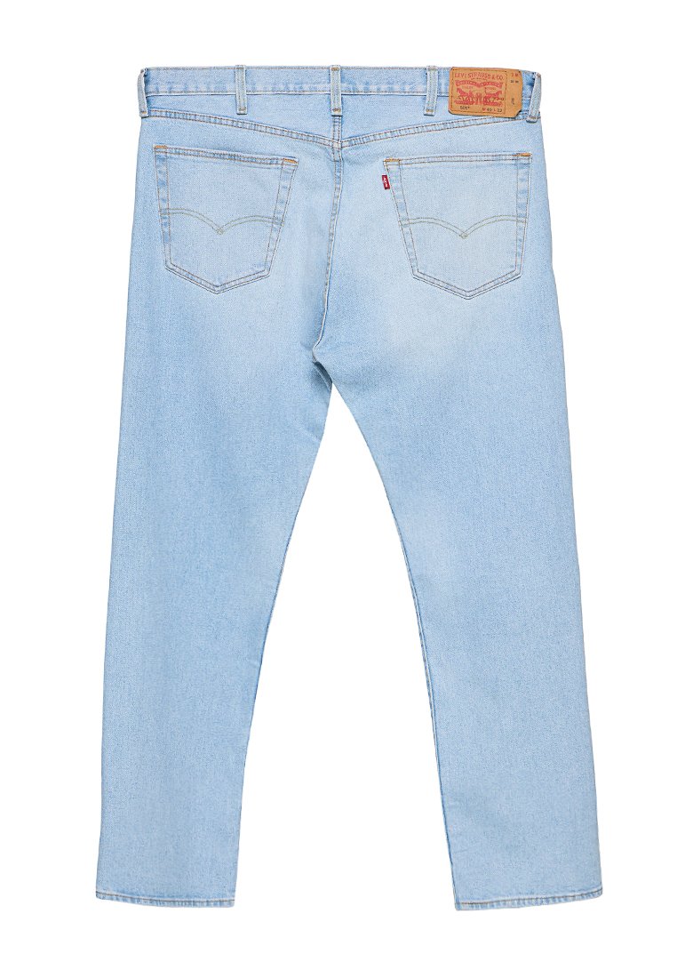Jean en denim bleu clair avec taille haute, coupe droite, deux poches arrière et une étiquette en cuir sur la ceinture.