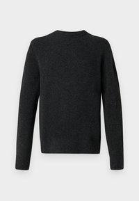 - Sweter