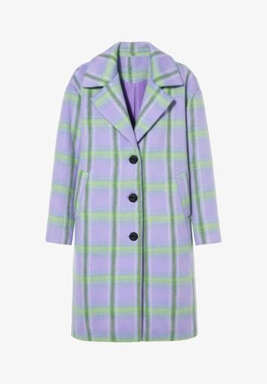 Dlouhý vlněný kabát s fialovo-zeleným károvaným vzorem, černými knoflíky, širokými klopami a bočními kapsami.