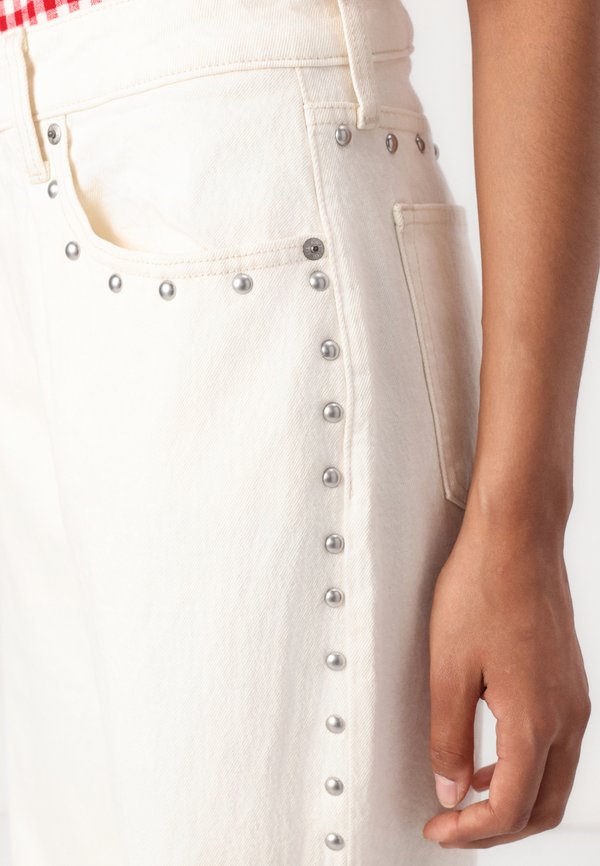 SIDE STUDDED CURVY RELAXED  - Relaxed fit jeans3