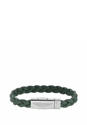 Prepletaný tmavozelený kožený náramok so striebornou sponou vyrytým logom Aston Martin.