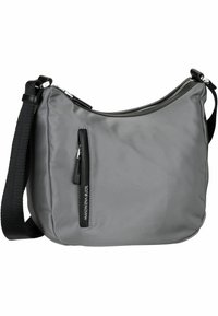 Borsa a spalla in nylon grigio con forma curvata, dotata di una cerniera superiore, una tasca esterna con zip e una tracolla resistente. Rifinita con accessori neri.