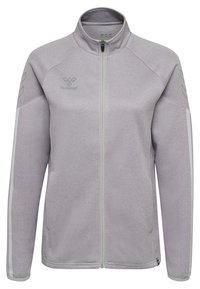 Hellgraue Fitnessjacke mit hohem Kragen, durchgehendem Reißverschluss und weißen Seiteneinsätzen. Mit einem Logo auf der Brust und strukturiertem Stoff.