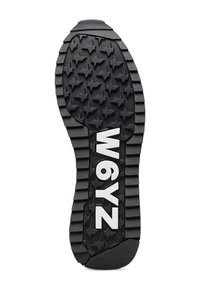 Suola di scarpa in gomma nera con battistrada a forma di stella e logo "W6YZ" in bianco audace impresso al centro.
