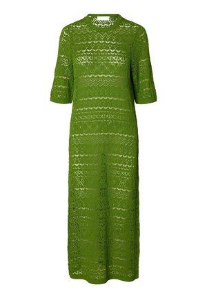 Zaļa adīta kleita ar īsām piedurknēm, ar faktūru un brīvu piegriezumu, kas krīt zem ceļgaliem. Apaļa kakla izgriezuma forma un vaļēja austība.