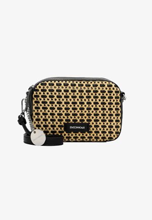 Sac bandoulière rectangulaire noir avec panneau avant tissé beige, détail en chaîne argentée et écusson logo Emily & Noah sur le devant.