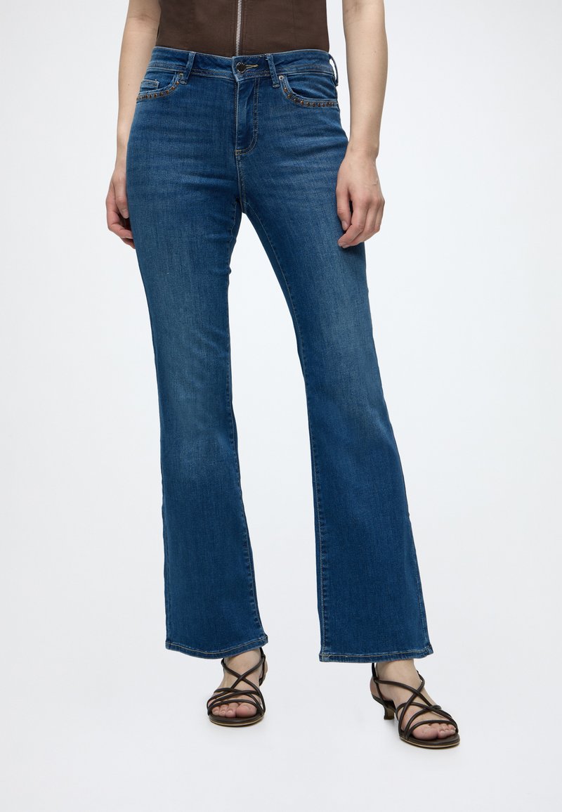 ONLY ONLWAUW MID FLARED - Jean flare - medium blue