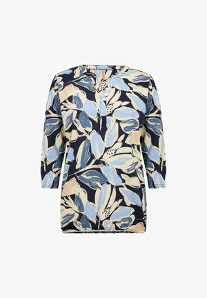 Blommig topp med trekvarts ärm, med en marinbakgrund, ljusblå och beige kronblad, samt en v-ringad design.