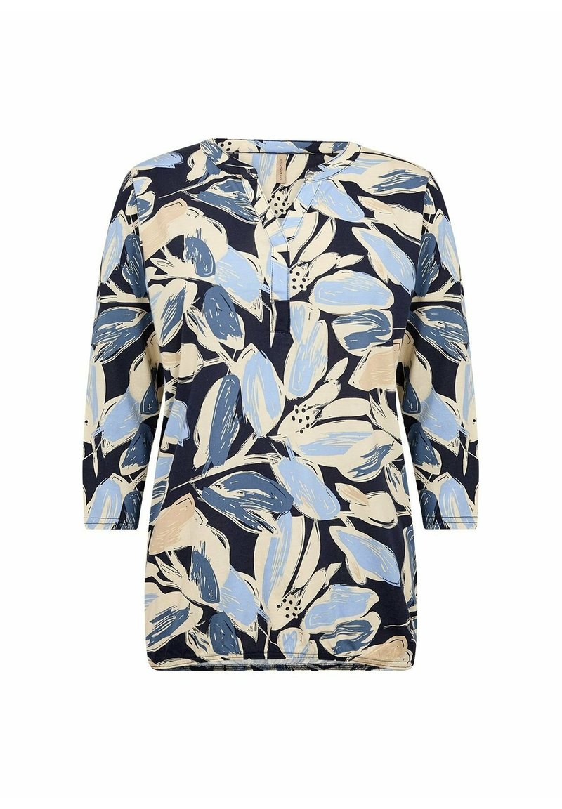 Bloemmotief top met driekwart mouwen, met een marineblauwe achtergrond, lichtblauwe en beige bloemblaadjes, en een v-hals ontwerp.