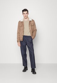 Jack & Jones JJEMAX CREW NECK - Camisola - crockery/twisted with oatmeal