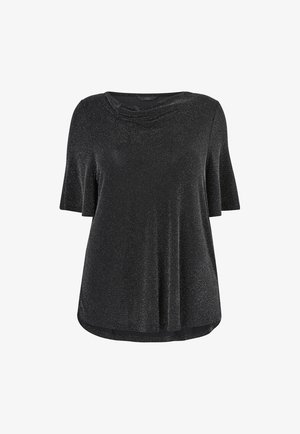 Czarny krótki top z krótkim rękawem wykonany z błyszczącego materiału, charakteryzujący się luźnym krojem, opadającym dekoltem i zaokrąglonym dołem. Gładka tekstura z delikatnym połyskiem.