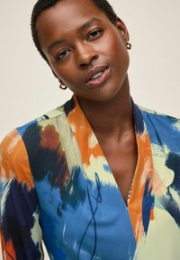 Next LONG SLEEVE V-NECK - REGULAR FIT - Blouse - multicolour abstract print