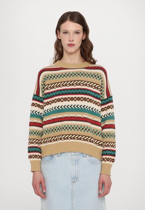 Pulover tricotat cu modele geometrice multicolore în bej, verde, roșu și maro. Gât rotund și manșete în benzi; croi lejer.