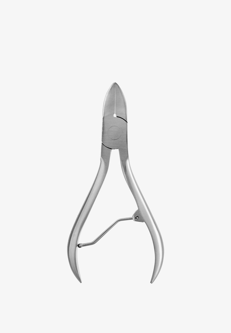 Nagelknipser aus Edelstahl mit spitzer Spitze, geschwungenen Griffen und einem zentralen Federmechanismus für präzisen Halt und Schnitt.