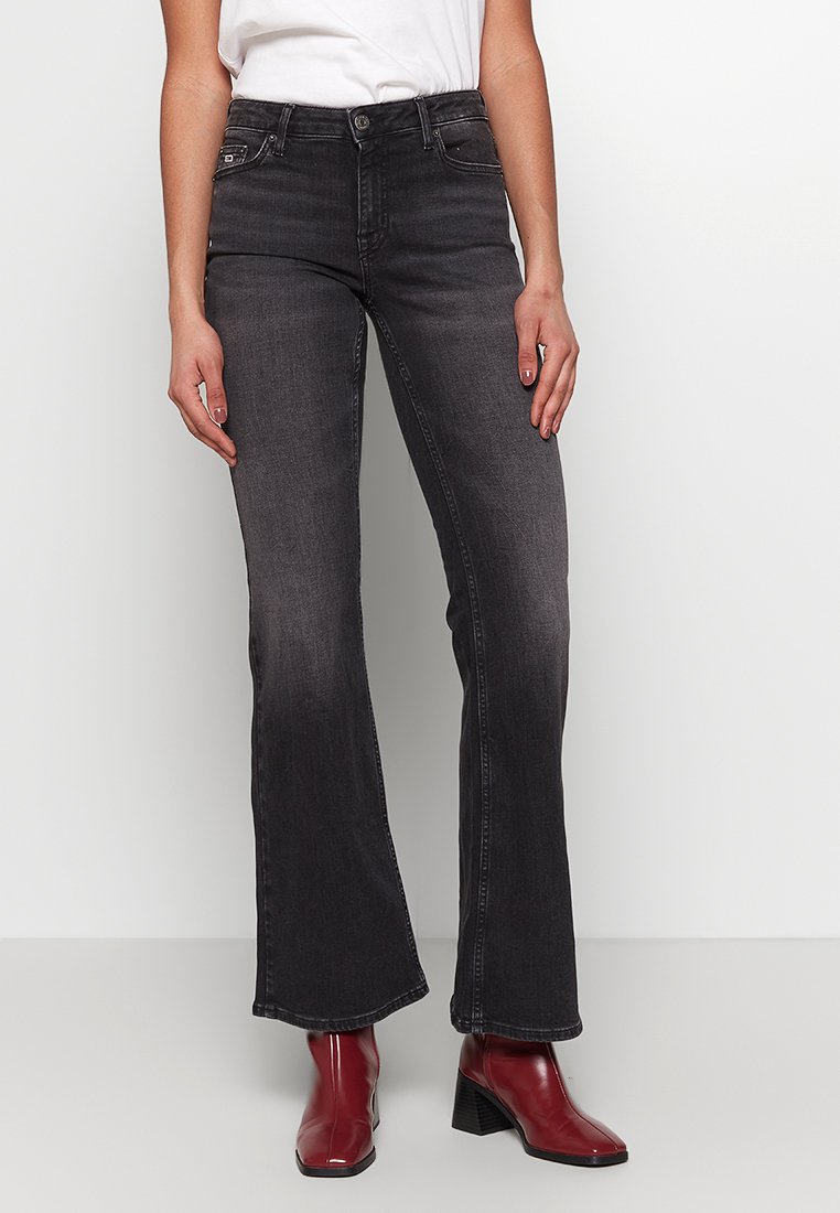 Blugi bootcut