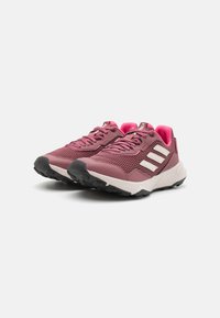 Adidas Terrex TRACEFINDER TRAIL RUNNING SHOES - Løpesko for mark - quiet crimson/putty mauve/pink fusion