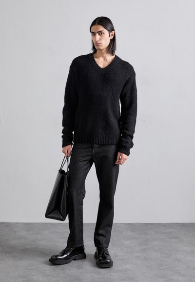 Filippa K SOFT V NECK SWEATER - Pulover - black