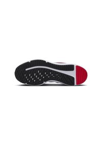 Semelle de chaussure de sport noire et rouge en caoutchouc texturé, dotée d'un design en vagues et de motifs de traction. La semelle intermédiaire blanche ajoute un contraste.