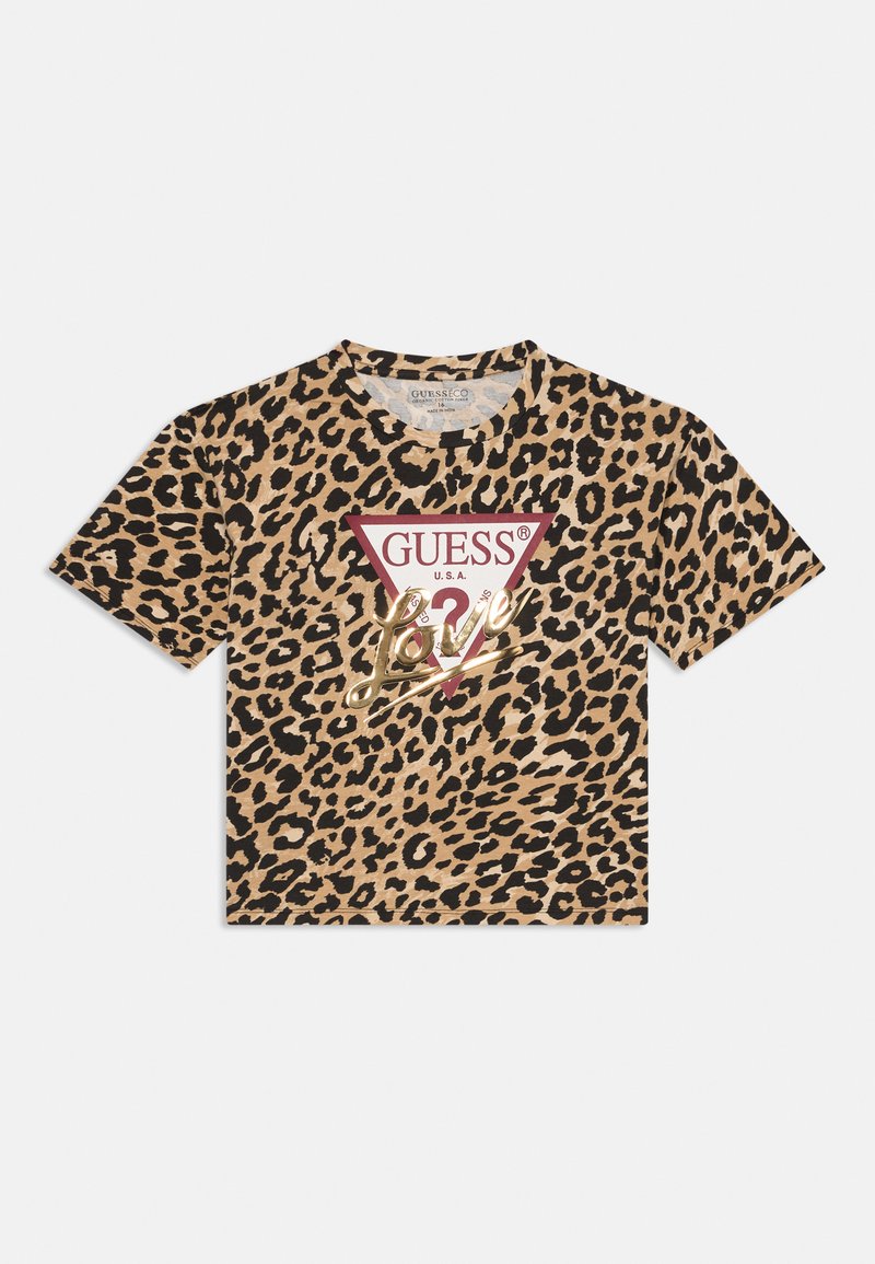 Camiseta de manga corta con estampado de leopardo en beige y negro, con un logo rojo en forma de triángulo y el texto "Love" en dorado. Material de algodón, diseño de cuello redondo.
