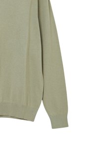 Hellgrüner Pullover aus weichem Material, mit einem lässigen Schnitt, gerippten Bündchen und einer einfarbigen Optik ohne Muster oder Akzente.